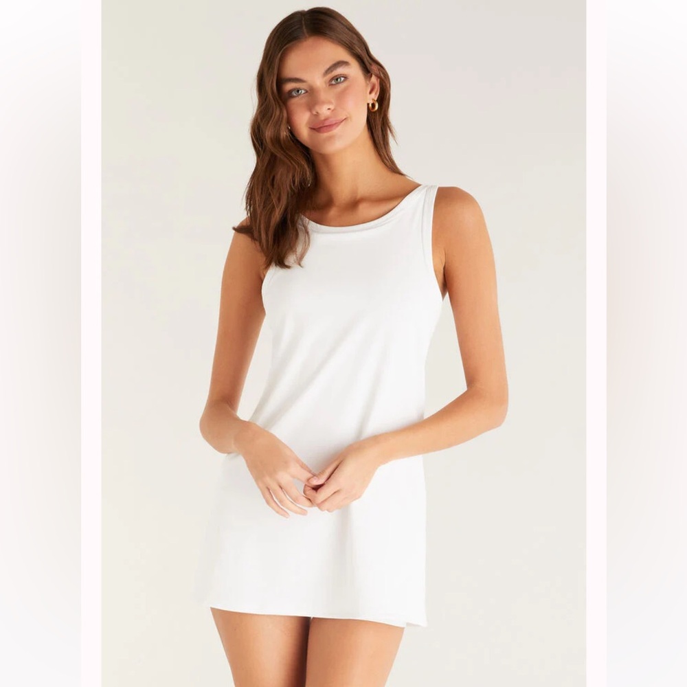 Z Supply White Tennis Dress with shorts/pockets. Size large.